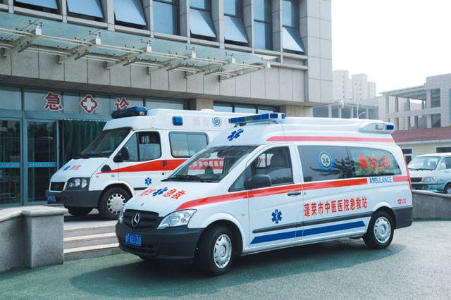 广州救护车厂家跟你聊聊为什么无人避让救护车？02