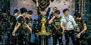 英雄联盟T1冠军皮肤品质引热议：细节问题遭玩家反馈，至臻版呼声高